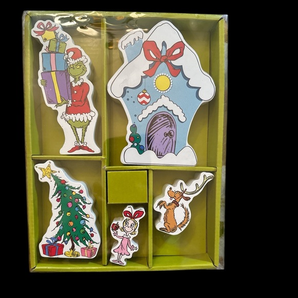 Other - Dr. Seuss Grinch Holiday Tabletop Decor Set